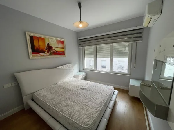Tirane, jepet me qera apartament 2+1+Ballkon Kati 2, 90 m² 700 € (Kodra e Diellit)