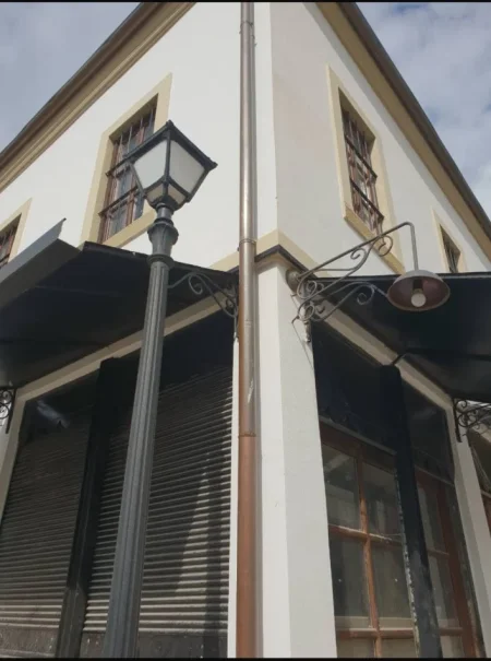 Korce, jepet me qera ambjent biznesi Kati 1, 55 m² 300 € (Pazari I vjeter Korce)