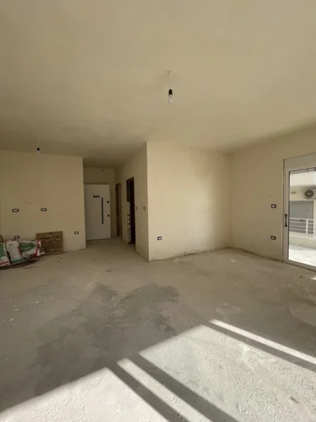 Sarande, shitet apartament 1+1+Ballkon Kati 5, 84 m² 115.000 € (Rruga butrinti)