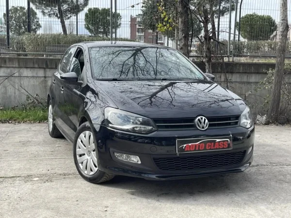 Tirane, shes makine VW POLO Nafte, e zeze manuale Klima 140.000 km 5900 €
