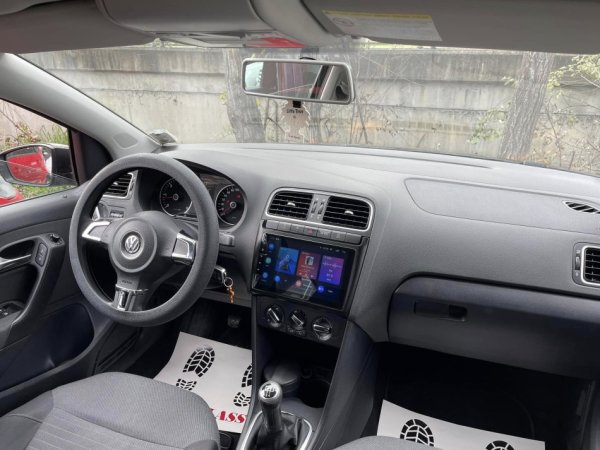 Tirane, shes makine VW POLO Nafte, e zeze manuale Klima 140.000 km 5900 €