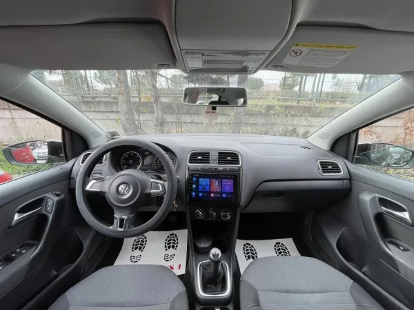 Tirane, shes makine VW POLO Nafte, e zeze manuale Klima 140.000 km 5900 €