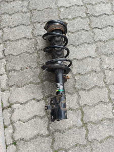 Durres, shes Amortizator Nissan Qashqai, krahu i djathte i shoferit