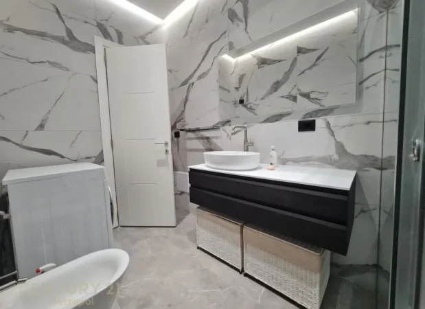 Tirane, jepet me qera apartament 2+1+Ballkon Kati 3, 120 m² 1.600 € (Qendra Tregtare TEG)