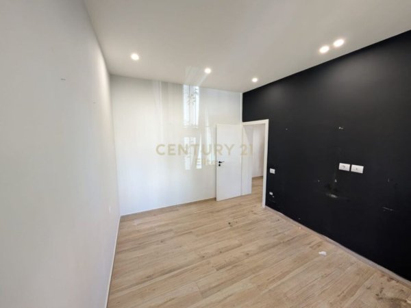 Tirane, jepet me qera apartament 1+1+Aneks+Ballkon Kati 1, 50 m² 600 € (Stadiumi Dinamo)