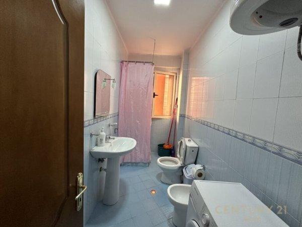 Tirane, jepet me qera apartament 2+1+Aneks+Ballkon Kati 9, 95 m² 800 € (Komuna e Parisit)