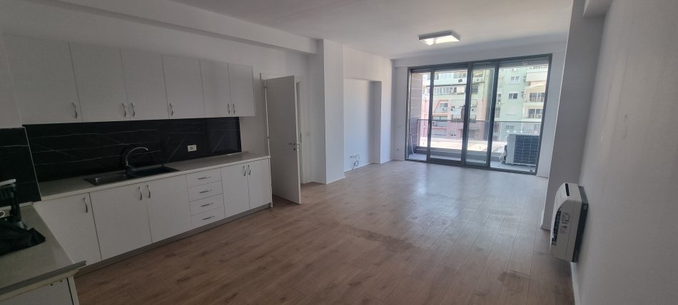 Jepet me qera 2+1 Kati 4, 117 m² 1.250 € (Janos hunyadi)