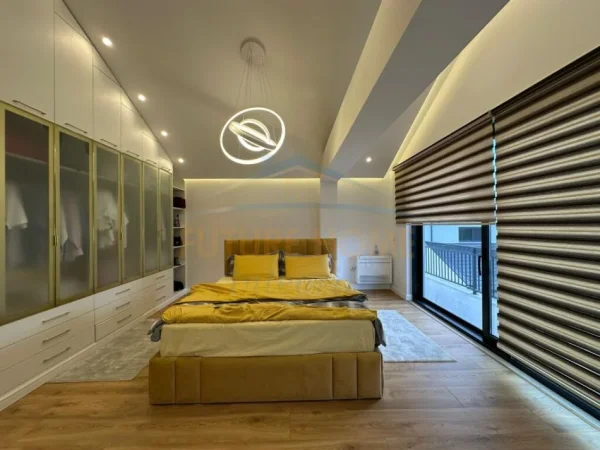 Tirane, jepet me qera Vile , 200 m² 5.000 € (BERZHITE TIRANA)