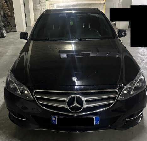 Tirane, shes makine Mercedes Benz E220 Nafte, e zeze automatik Kondicioner 300.000 km 14.000 €