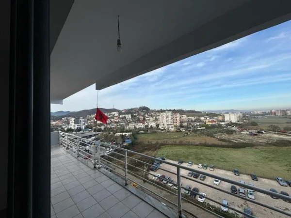 Tirane, jepet me qera apartament 2+1+Aneks+Ballkon , 100 m² 400 € (Bulevardi Migjeni)