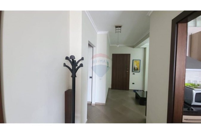 Tirane, jepet me qera apartament 1+1 Kati 4, 94 m² 600 € 