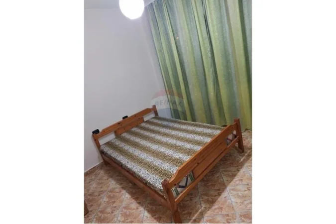 Tirane, shitet apartament 2+1+Ballkon Kati 1, 100 m² 158.000 € 