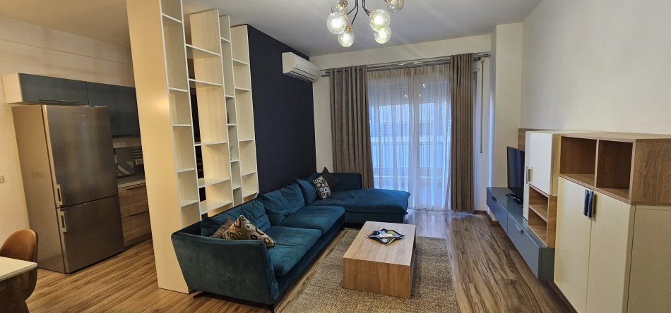 Tirane, jepet me qera apartament 2+1+Ballkon Kati 3, 105 m² 700 € (PARKU OLIMPIK)