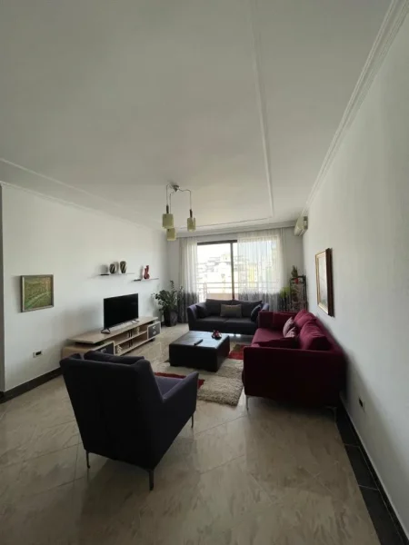Tirane, jepet me qera apartament 2+1+Ballkon , 141 m² 800 € (Bllok)