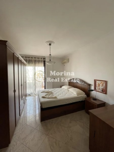 Tirane, jepet me qera apartament 2+1+Ballkon Kati 2, 145 m² 800 € (Blloku)