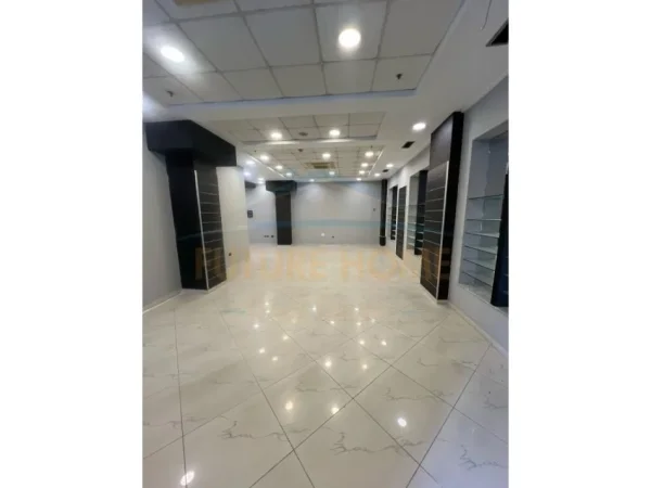 Durres, shitet ambjent biznesi Kati 1, 100 m² 275.000 € (Qendër, Durres)
