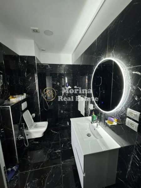 Tirane, jepet me qera apartament 1+1 Kati 9, 87 m² 900 € (Rruga Dibres)