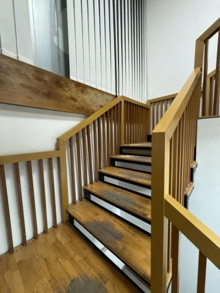 Tirane, jepet me qera ambjent biznesi Kati 0, 700 m² 5.000 € (RRUGA KOMUNA E PARISIT)