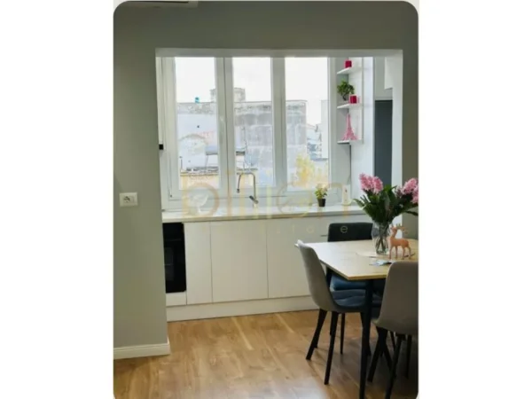 Tirane, shitet apartament 1+1 Kati 4, 126 m² 240.000 € (Brryli, Tirana, Albania)