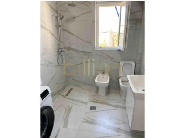 Tirane, shitet apartament 1+1 Kati 4, 126 m² 240.000 € (Brryli, Tirana, Albania)