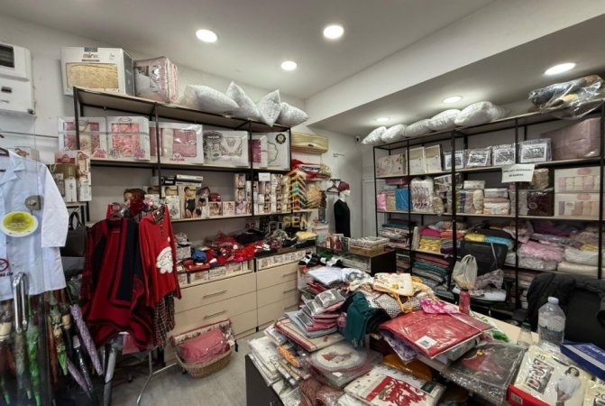 Tirane, shitet ambjent biznesi Kati 0, 40 m² (Selvia)