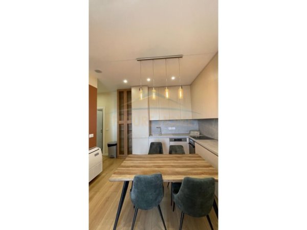 JEPET ME QERA APARTAMENT 1+1 SHKOLLA E KUQE