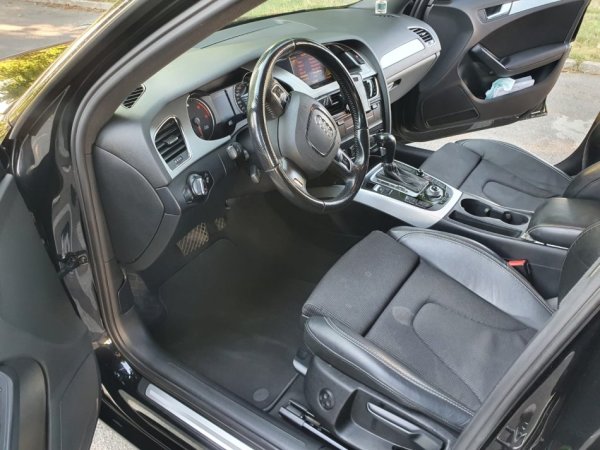 Tirane, Audi Nafte, e zeze automatik Klima 240.000 km 10.500 €