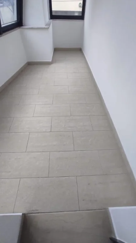 Tirane, jepet me qera zyre Kati 2, 115 m² 1.000 € (Brryli, Rruga Bardhyl)