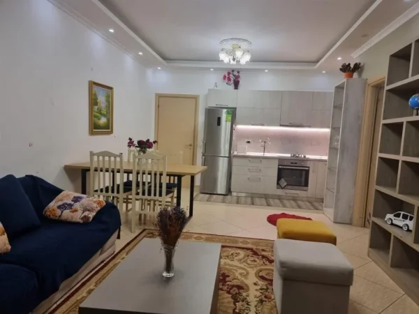 Tirane, jepet me qera apartament 2+1+Ballkon Kati 4, 80 m² 470 € (ASTIR)