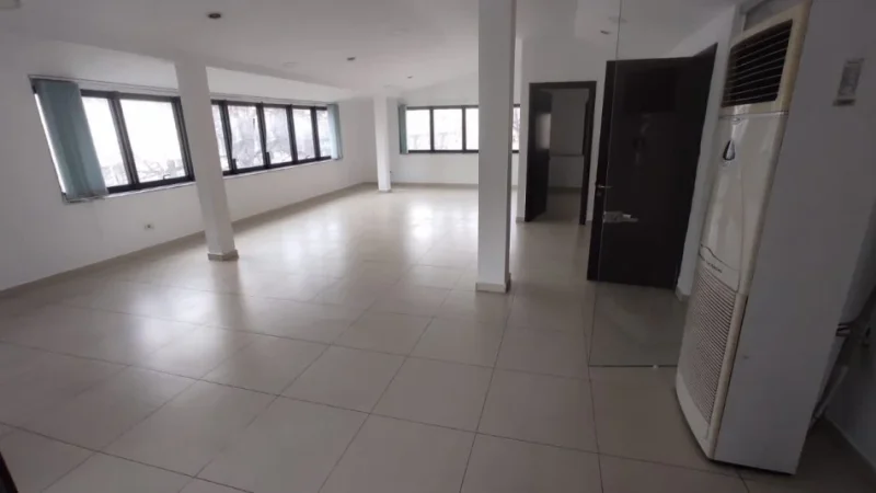 Tirane, jepet me qera zyre Kati 3, 115 m² 1.000 € (Brryli, Rruga Bardhyl)