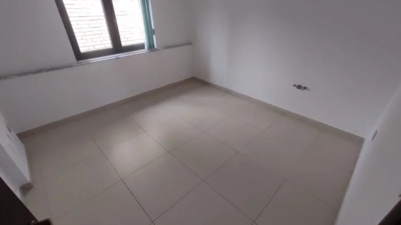 Tirane, jepet me qera zyre Kati 3, 115 m² 1.000 € (Brryli, Rruga Bardhyl)