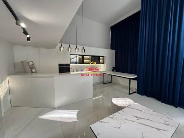 Vlore, shitet apartament duplex 2+1 Kati 0, 138 m² (Radhimë)