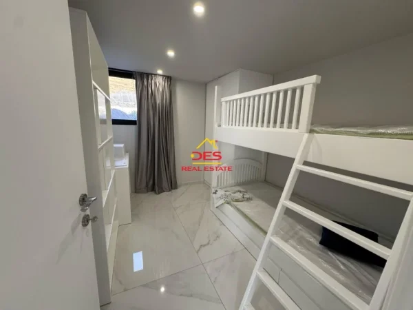 Vlore, shitet apartament duplex 2+1 Kati 0, 138 m² (Radhimë)