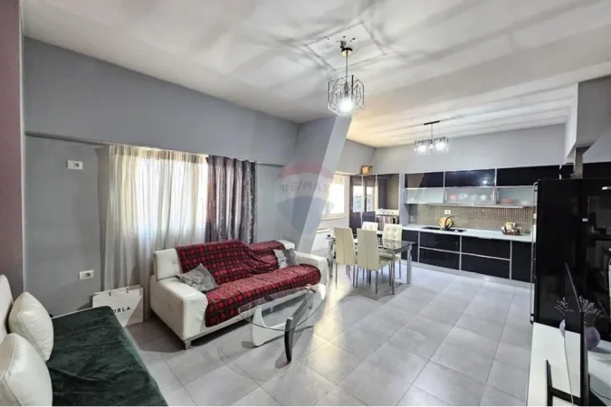 Tirane, shitet apartament 2+1+Ballkon Kati 7, 100 m² 180.000 € 