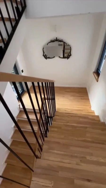 Tirane, jepet me qera Vile 3 Katshe Kati 4, 900 m² 6.500 € (LIQENI I THATE)