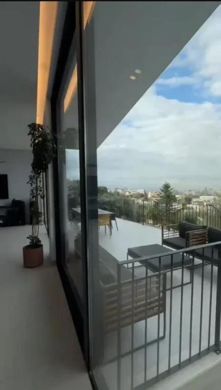 Tirane, jepet me qera Vile 3 Katshe Kati 4, 900 m² 6.500 € (LIQENI I THATE)