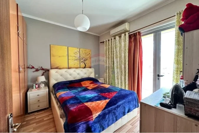 Tirane, shitet apartament 1+1+Ballkon Kati 4, 73 m² 95.000 € 