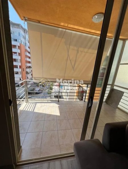 Tirane, jepet me qera apartament 2+1 Kati 4, 103 m² 500 € (Astir)