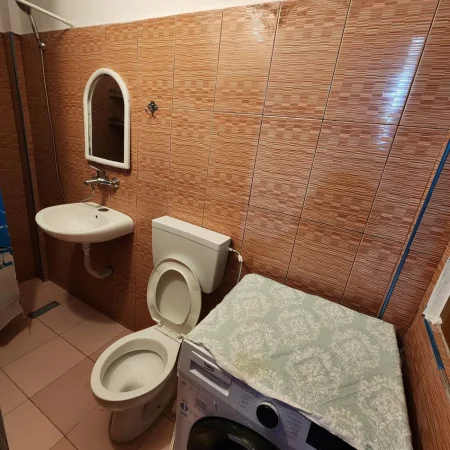 Tirane, jepet me qera apartament 1+1 Kati 1, 70 m² 330 € (allias)