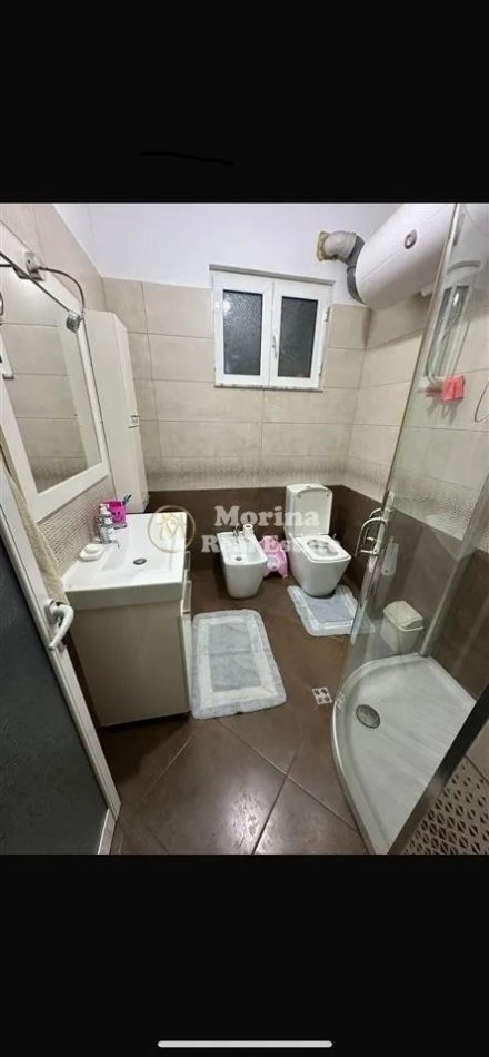 Tirane, jepet me qera apartament 2+1 Kati 1, 130 m² 450 € (Laprake)