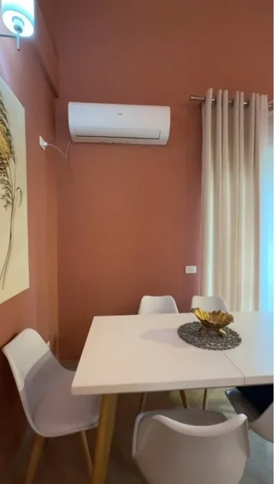 Tirane, jepet me qera apartament 2+1+Ballkon Kati 4, 100 m² 800 € (Liqeni i Thate)