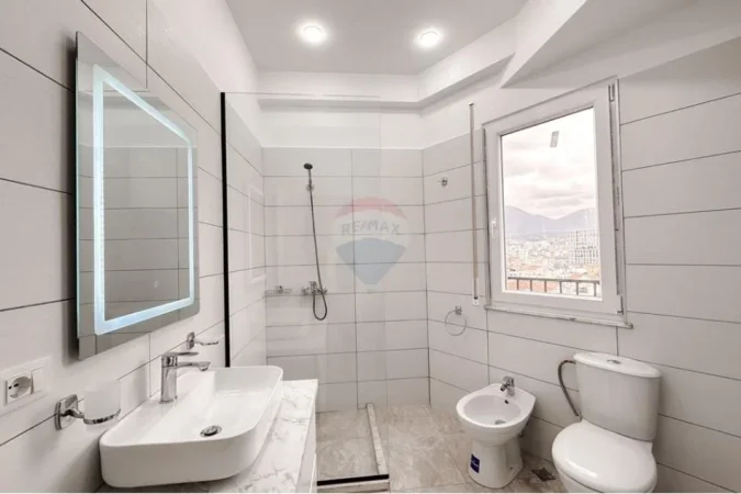 Tirane, shitet apartament 1+1 Kati 7, 74 m² 187.000 € (rruga dibres)