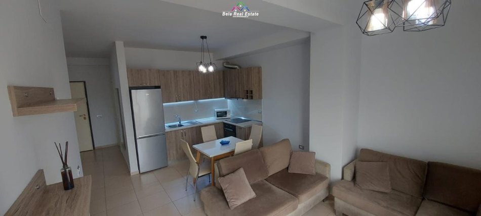 Tirane, jepet me qera apartament 1+1+Ballkon Kati 8, 68 m² 550 € (selvia)