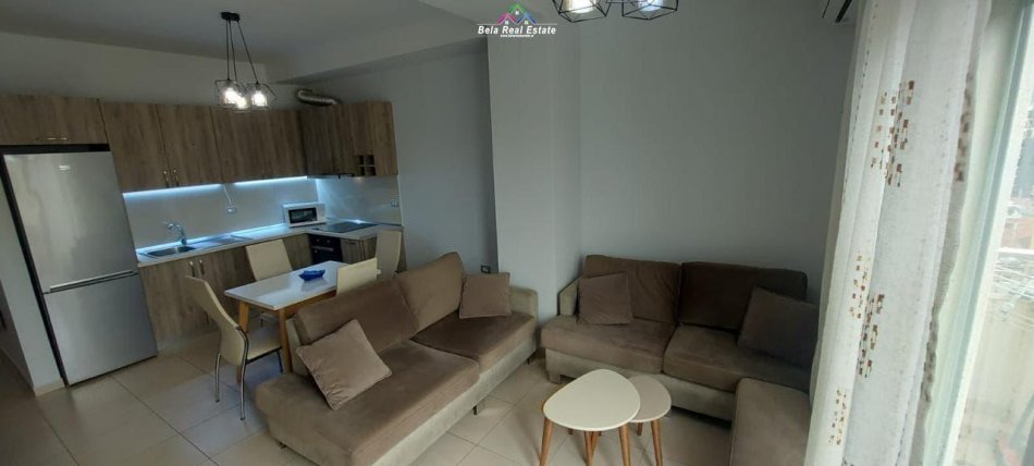 Tirane, jepet me qera apartament 1+1+Ballkon Kati 8, 68 m² 550 € (selvia)