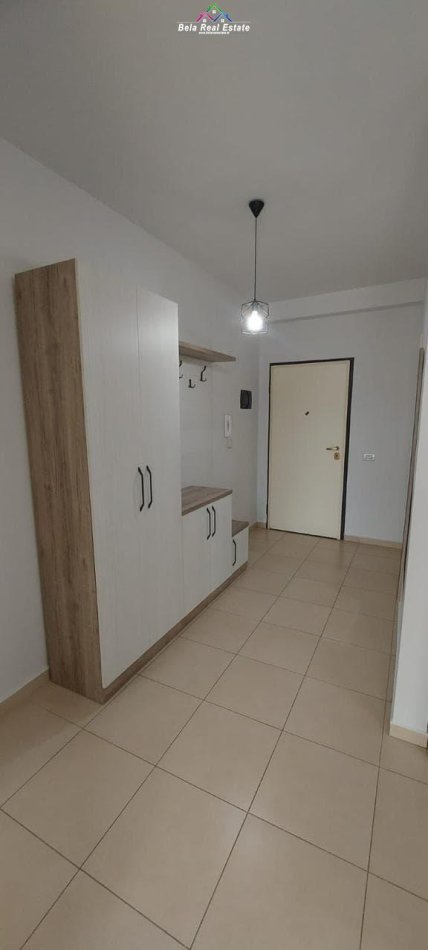 Tirane, jepet me qera apartament 1+1+Ballkon Kati 8, 68 m² 550 € (selvia)