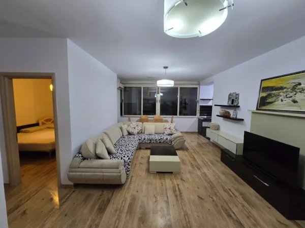 Tirane, shitet apartament 1+1+Ballkon , 72 m² 98.000 € (Bulevardi Migjeni)