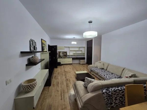 Tirane, shitet apartament 1+1+Ballkon , 72 m² 98.000 € (Bulevardi Migjeni)