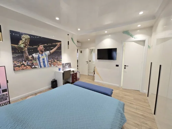 Tirane, jepet me qera shtepi 2+1 Kati 3, 101 m² 550 € (Kombinat)