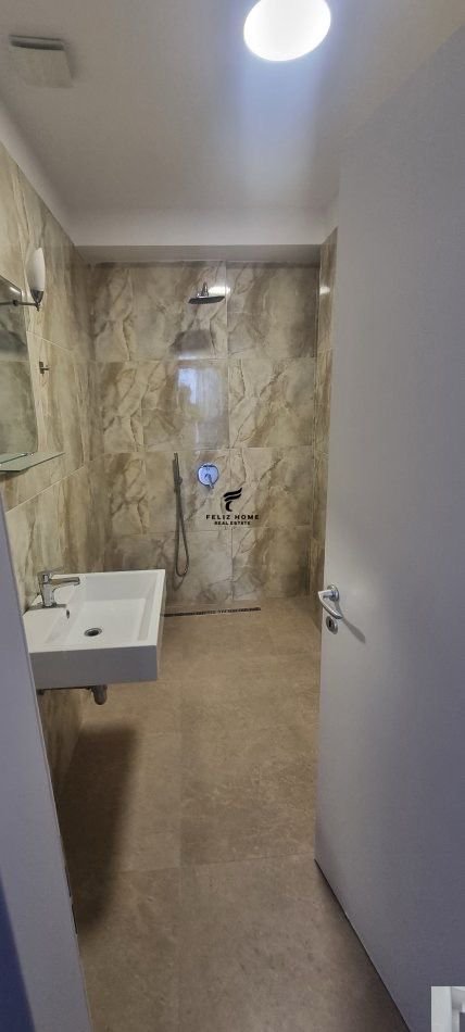 Tirane, jepet me qera apartament 2+1+Ballkon Kati 4, 117 m² 1.250 € (BLLOK)