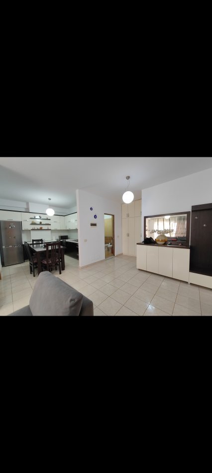 Tirane, jepet me qera apartament 2+1+Ballkon Kati 3, 85 m² 400 € (Astir)